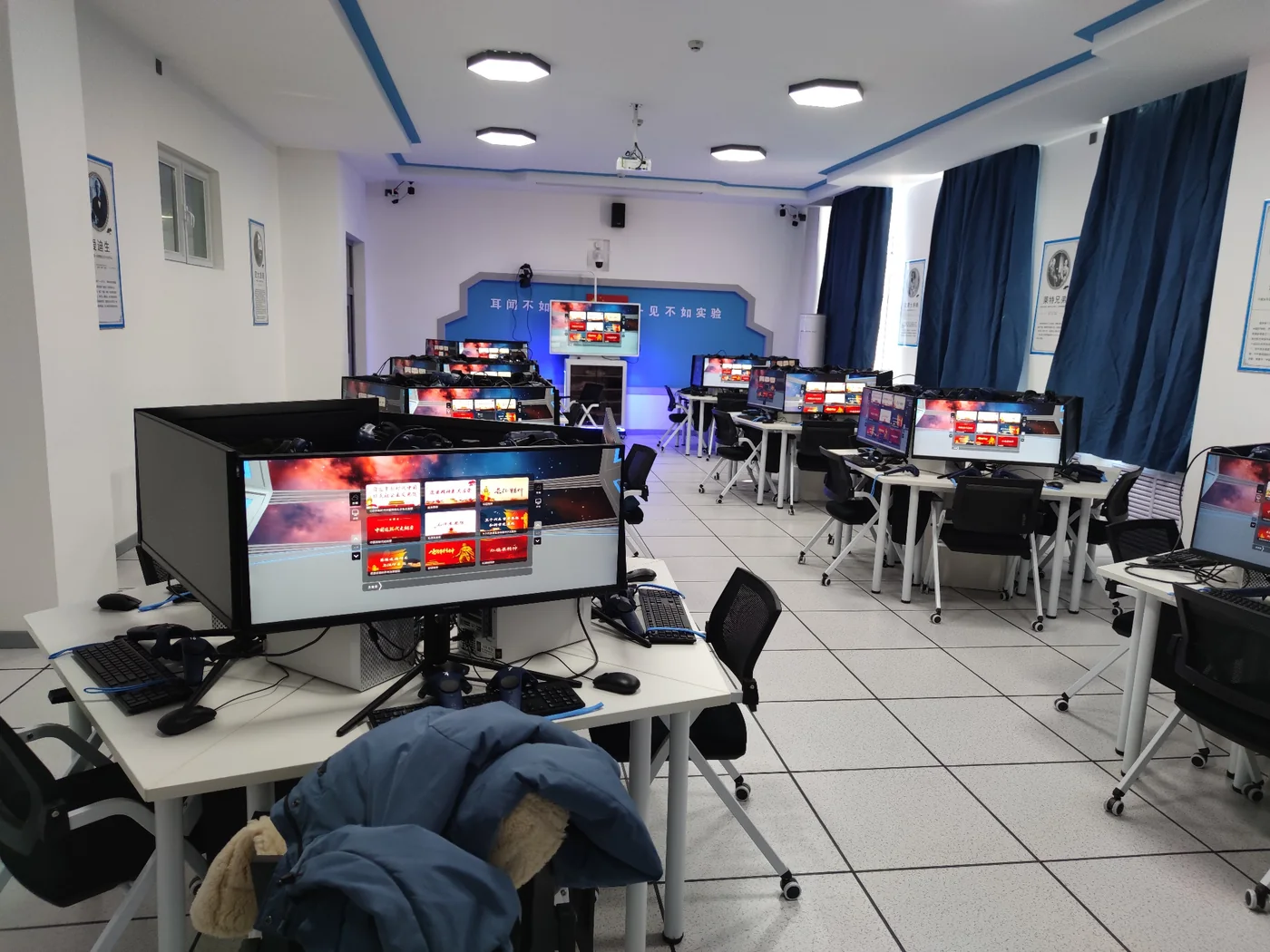 新疆大学XR沉浸式实训室案例实景